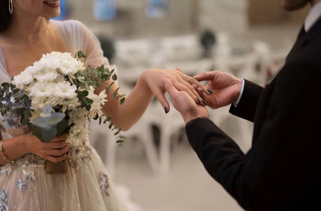 O TARİHLERDE EVLENENLERE 10 BİN TL MÜJDESİ GELDİ: Yeni evlenecekler bu habere bayılacak! 3